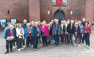 Glasfenster mit Taube als Heiliger Geist